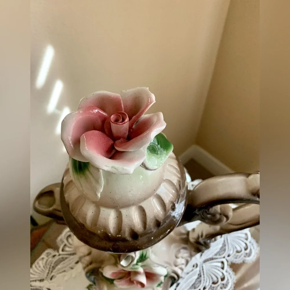LN VINTAGE BEAUTIFUL COLLECTIBLE PITCHER MADE IN ITALY. CERTIFICATE INCLUDED. - Picture 3 of 8